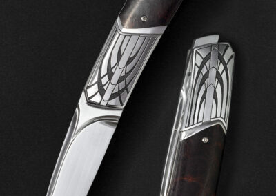Nůž s originální gotickou rytinou- Veronika Tesaříková | Rytec kovů
