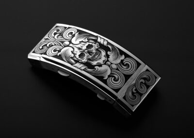 spona hodinek PRIM Skulls s originální rytinou - Veronika Tesaříková | Rytec kovů