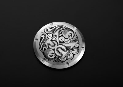 víko hodinek PRIM Skulls s originální rytinou - Veronika Tesaříková | Rytec kovů