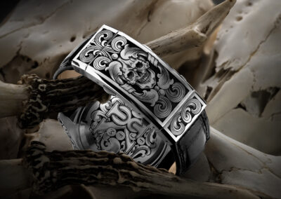 hodinky PRIM Skulls- spona a víko, s originální rytinou - Veronika Tesaříková | Rytec kovů